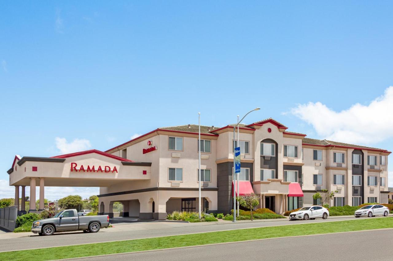 Hotel Ramada By Wyndham Marina Exterior foto